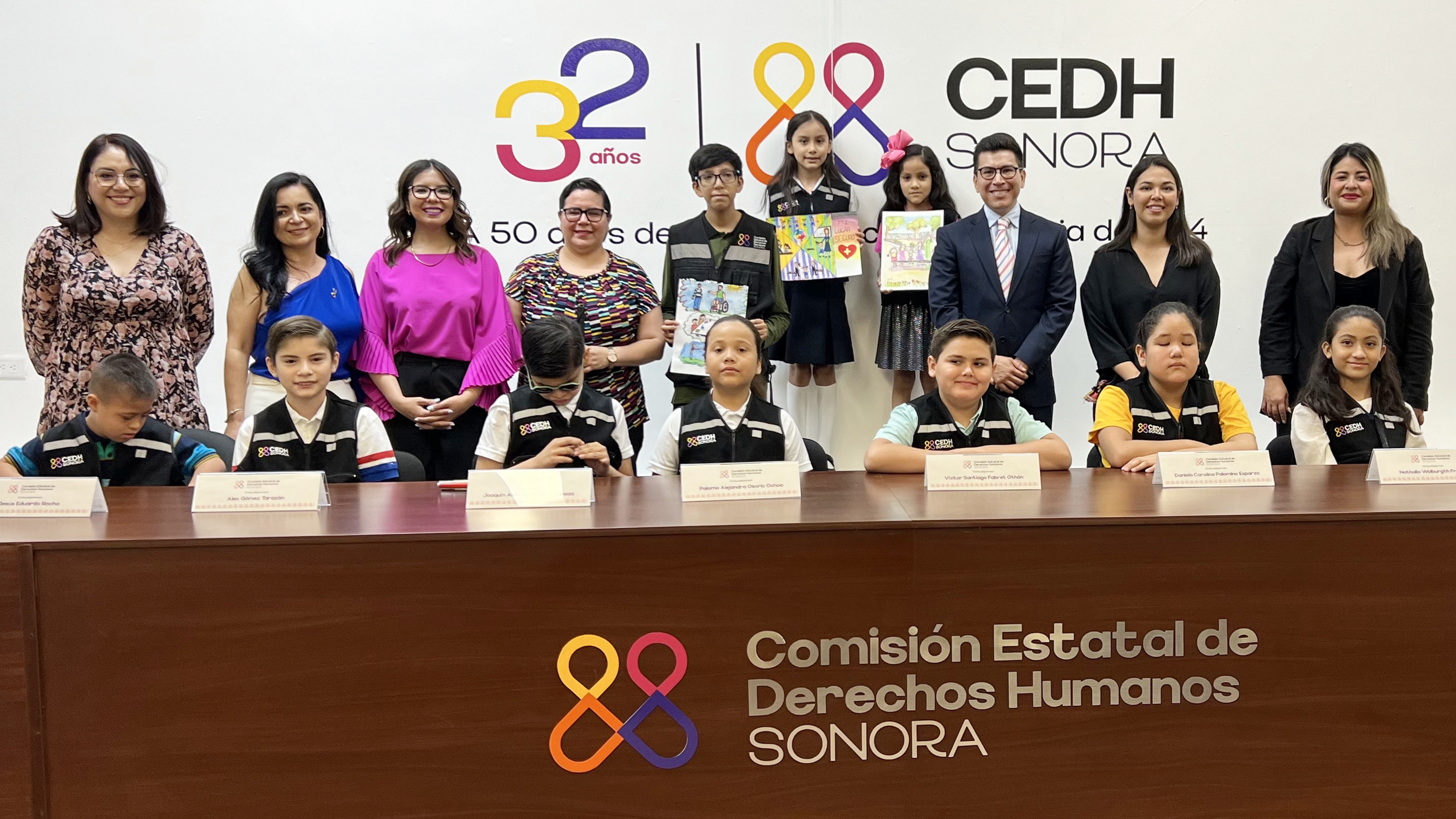 Premia la CEDH a niñas y niños ganadores en dos concurso infantiles